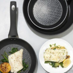 Salter Geo Hex Non-Stick Frying Pan, 30cm 18 Salter Geo Hex Non-Stick Frying Pan, 30cm -Salter bw08772 4 12583.1688468191