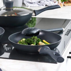 Salter 24 Cm Non-Stick Frying Pan – Marino Collection, Blue Grey 25 Salter 24 Cm Non-Stick Frying Pan – Marino Collection, Blue Grey -Salter bw12258eu7 5new 56701.1691583254