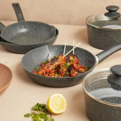 Salter Easy Pour 28 Cm Frying Pan 14 Salter Easy Pour 28 Cm Frying Pan -Salter easy pour 28 cm frying pan salter bw08984ar 5054061358438 36023.1698134038