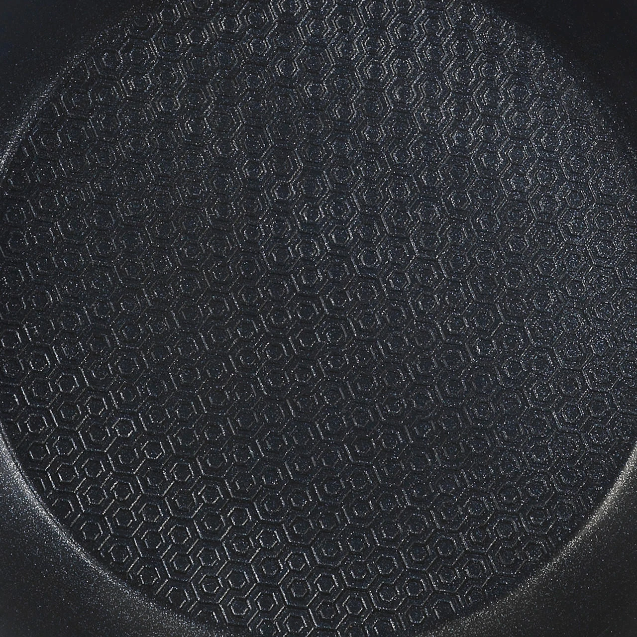 Salter Geo Hex 20 Cm Frying Pan, Forged Aluminium 8 Salter Geo Hex 20 Cm Frying Pan, Forged Aluminium - Image 6