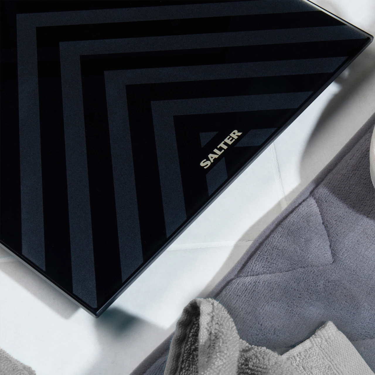 Salter Electronic Bathroom Scales, Chevron Two-Tone Textured Finish 6 Salter Electronic Bathroom Scales, Chevron Two-Tone Textured Finish - Image 4